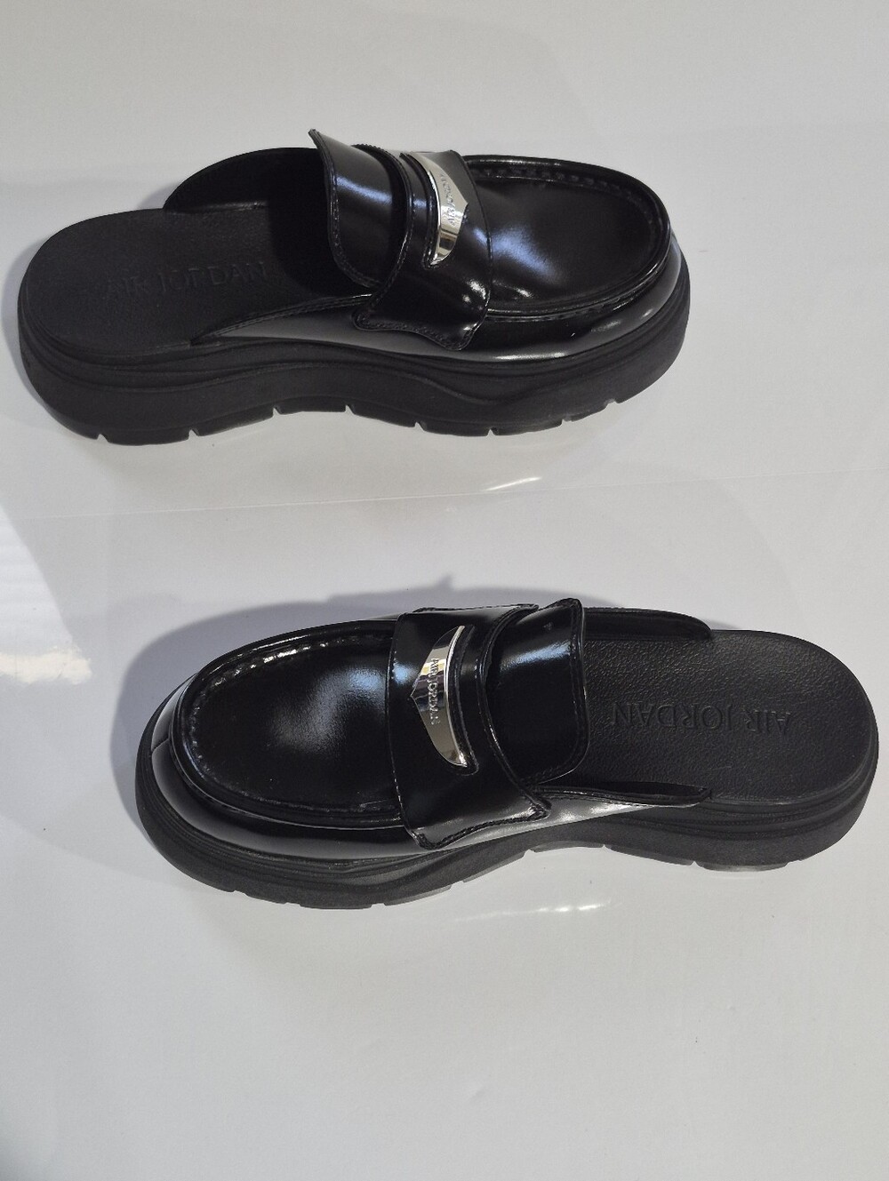 NIKE AIR JORDAN Mules HJ4292-001  Black Metallic Silver Women Size 8 - Picture 6 of 14